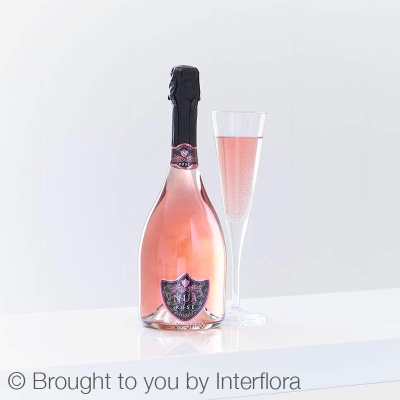 Nua Sparkling Rose Wine