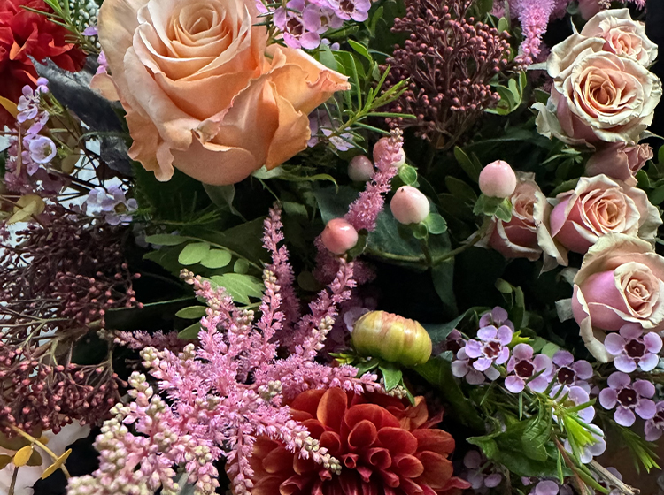 Florist Surrey order flowers online from Buds & Blooms Esher